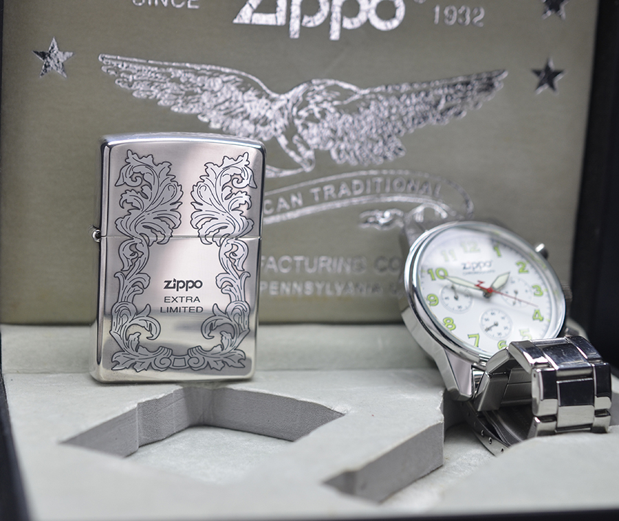 Set Zippo 2004 kèm đồng hồ