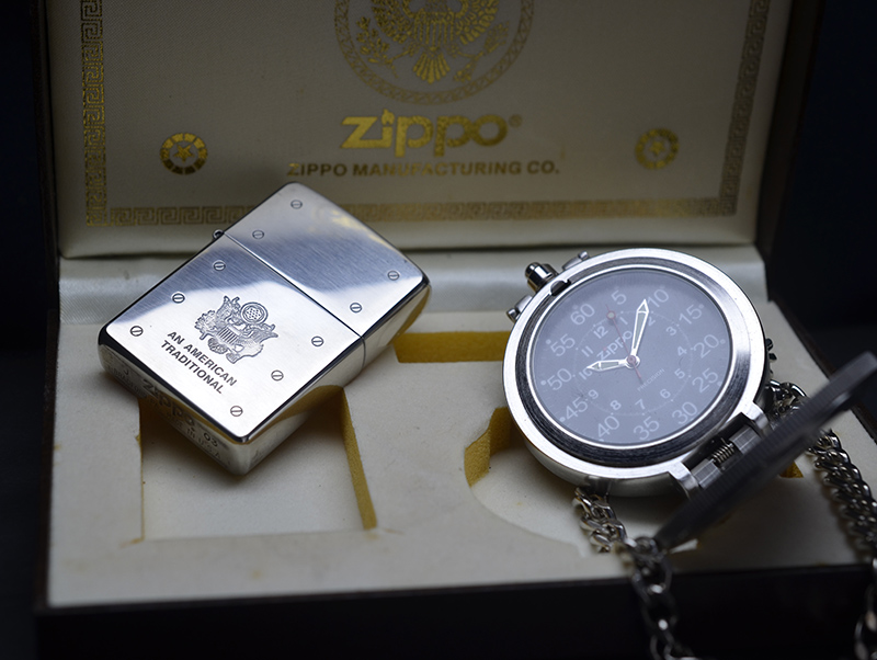 Set Zippo 2003 đồng hồ chủ đề quân đội