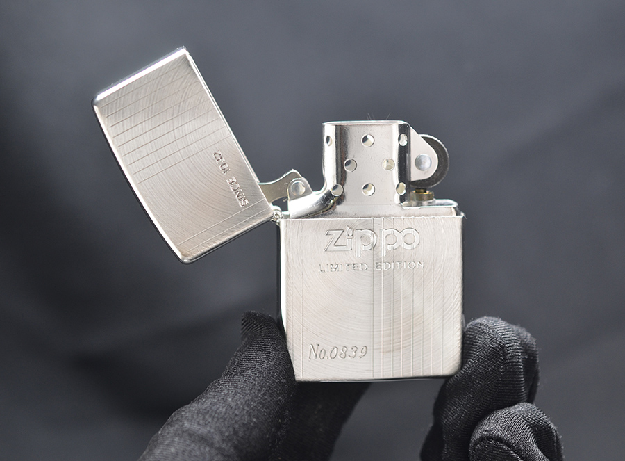 Set Zippo 1994 kèm móc khóa bình xăng