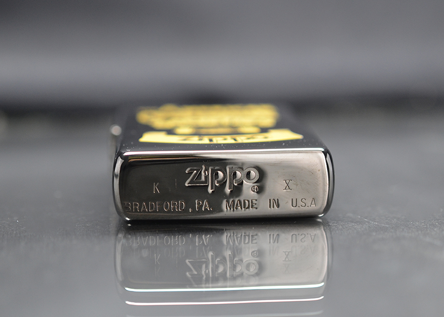 Zippo 1994 mạ vàng trên nền đen