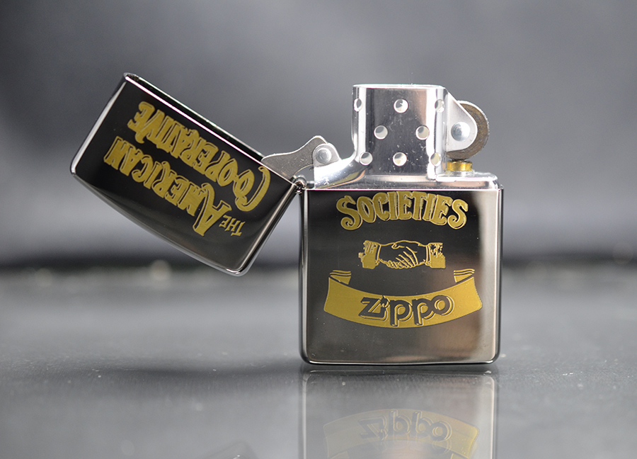 Zippo 1994 mạ vàng trên nền đen