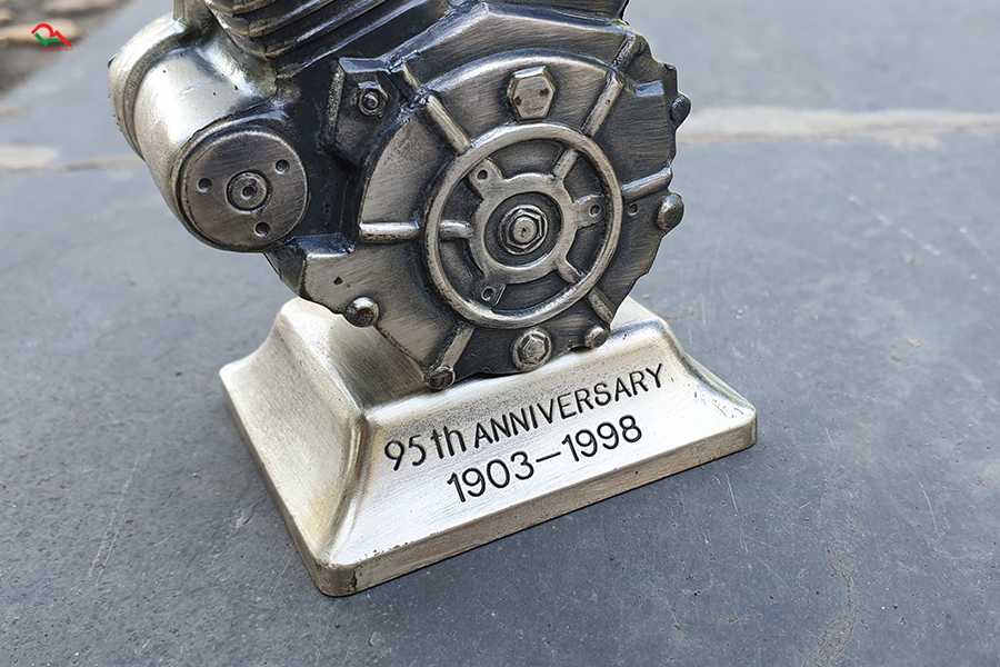 Zippo Kỉ Niệm 95 năm 1903-1998 Harley Davidson