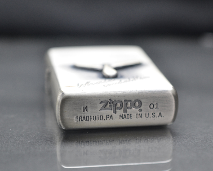 Zippo 2001 Emblem đuôi cá heo