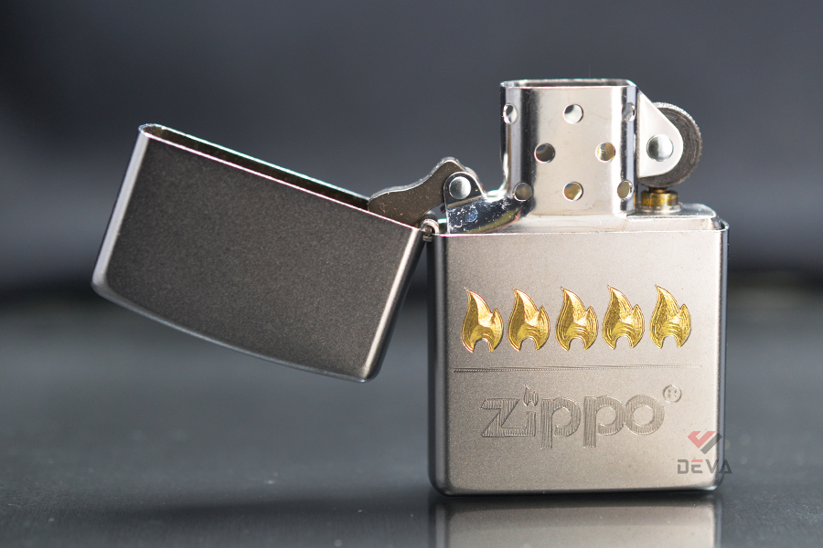 Bật lửa khắc logo chữ Zippo
