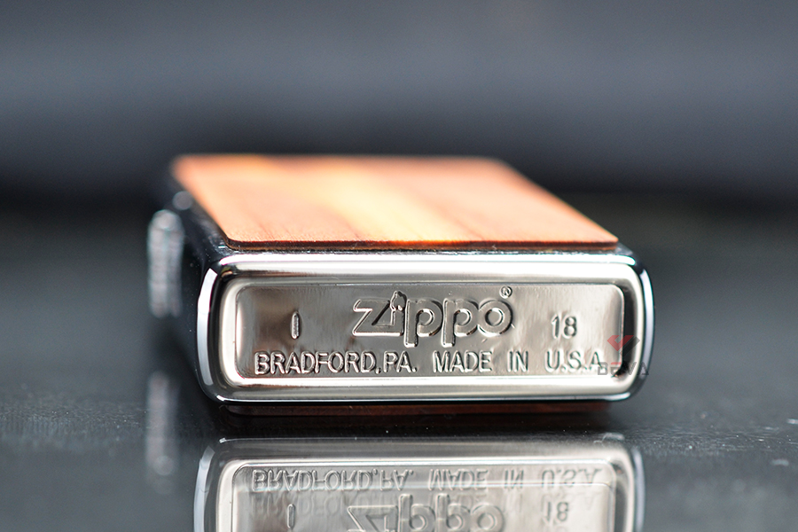 Zippo Mỹ chính hãng mạ chrome ốp gỗ Tuyết Tùng