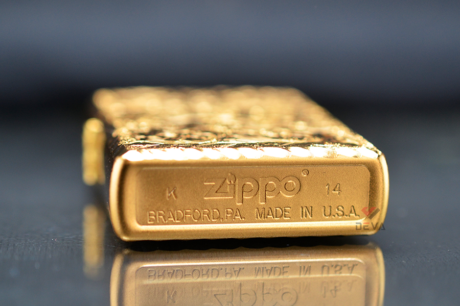 Zippo Mỹ chính hãng mạ vàng khắc sâu hoa anh đào