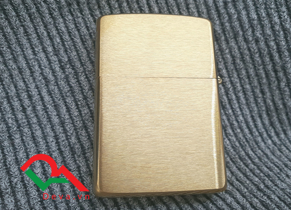 Zippo khắc hình bọ cạp