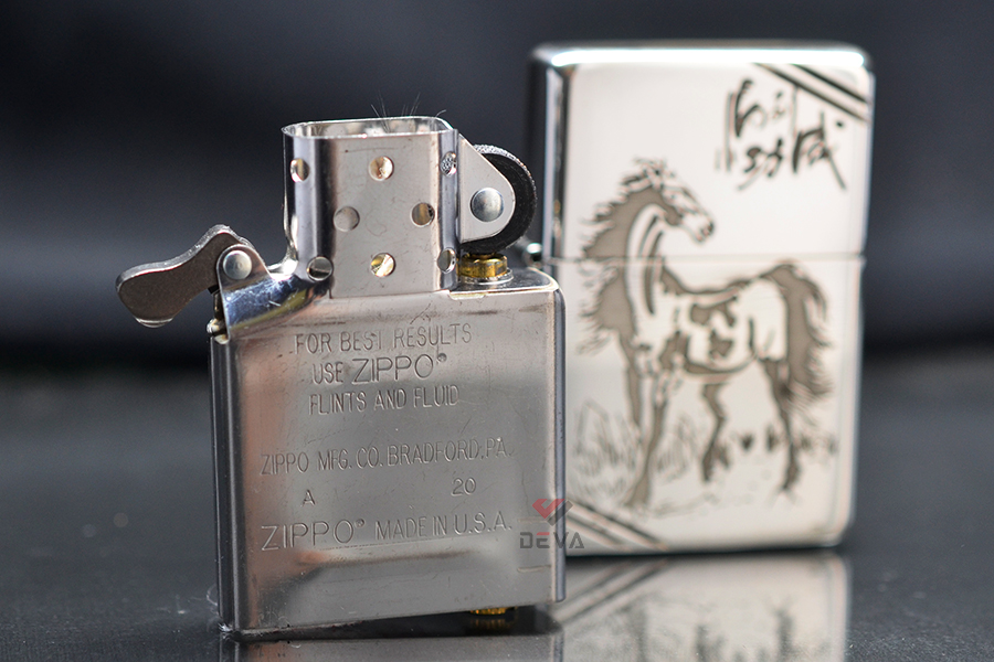 Zippo bạc khối khắc hình Ngựa