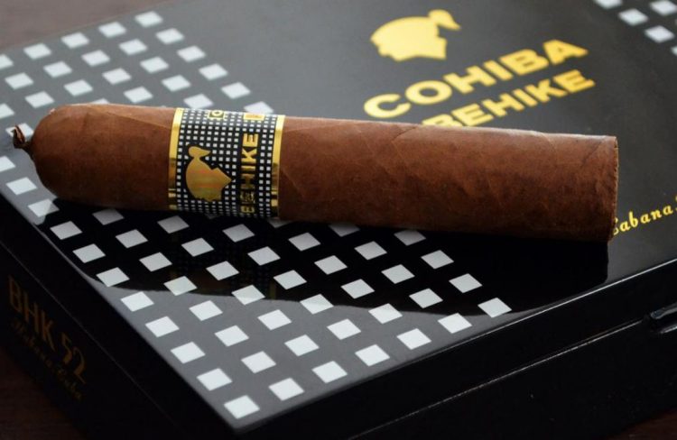 Gợi ý 4 cách phân biệt xì gà Cuba thật giả qua vẻ bề ngoài