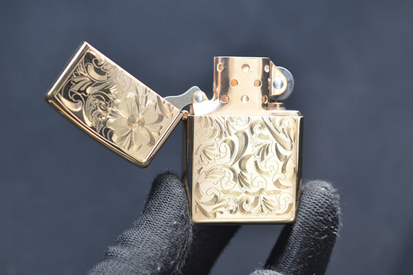 #3 dòng bật lửa Zippo mạ vàng sang trọng dành cho nam giới