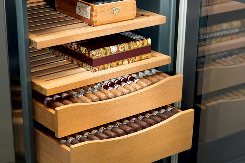 3 sai lầm khi xếp cigar vào tủ bảo quản xì gà hay gặp