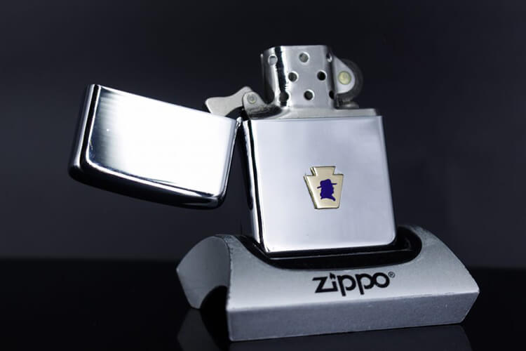 Cấu tạo của bật lửa Zippo như thế nào mà thu hút người dùng đến vậy?