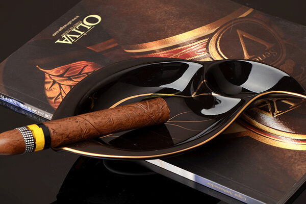 Tìm hiểu lịch sử ra đời gạt tàn đựng tàn muội thuốc cigar