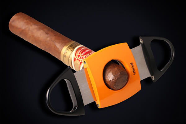Tư vấn cách xác định vị trí dùng dụng cụ cắt cigar tiêu chuẩn