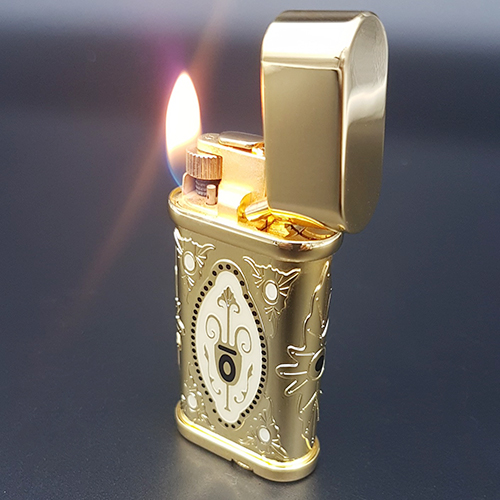 Ý nghĩa món quà bật lửa Cartier dành cho các quý ông khói lửa