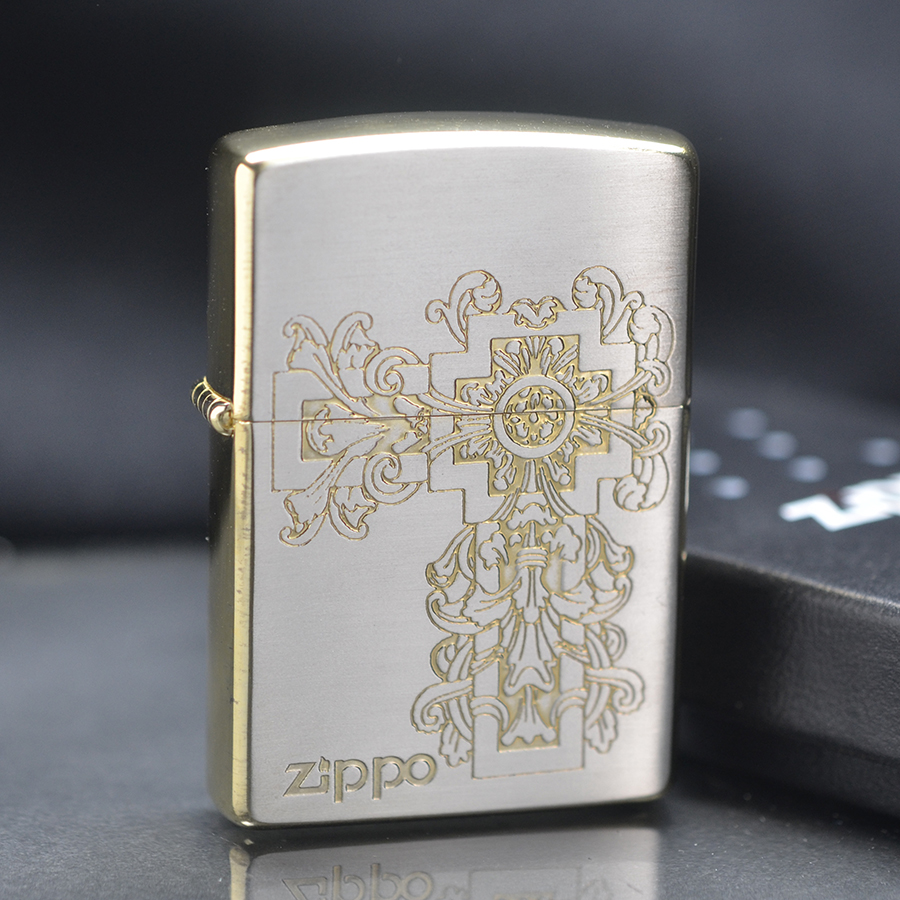 Zippo 1995 hoa văn bạc viền vàng
