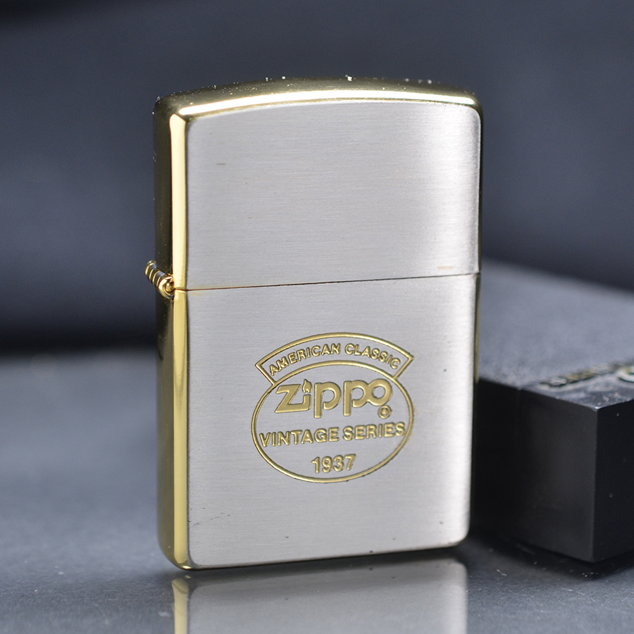 Bật lửa Zippo 1995 mạ vàng logo hãng